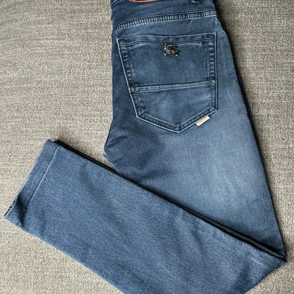 Burberry Blue wash Slim Jeans - Picture 13 of 13